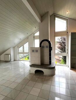 Komfortable 3,5 Zimmerwohnung im Dach - Ilsfeld