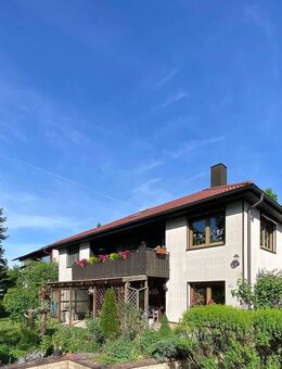 ENERGETISCH SANIERTER BUNGALOW MIT EINLIEGERWOHNUNG UND GARAGE AN EINEM WESTHANG IN VEITSBRONN - Veitsbronn