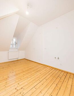 Bezugsfertige 2-Zimmer-Dachgeschoss-Wohnung in Plagwitz - Leipzig