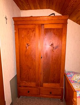 Kleiderschrank aus Holz - Königswinter