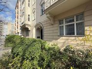 Nahe KADEWE ! Stilvolles bezugsfreies Single Appartement in TOP Lage in schönem Stuckaltbau - Berlin