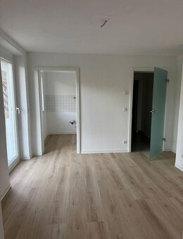 Wunderschöne 2-Raumwohnung mit großem Balkon in Neumark (Vogtland) - Neumark (Sachsen)