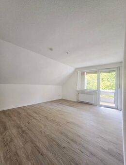 Renovierte 2 Zimmer Wohnung mit Balkon im Herzen von Ense-Bremen!! - Ense