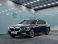 BMW 520, d Limousine M Sport Komfortzugang, Jahr 2023 - München