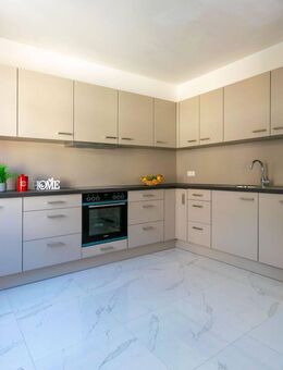 Lichtdurchflutet und mit Sonnenbalkon – 2½-Zimmer-Wohnung in Stuttgart-Süd - Stuttgart