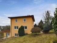Wohnhaus im Toskana-Stil mit ELW und Doppelgarage im Stadtbusbereich - Coburg