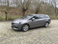 Sehr schöne Opel Astra ST 1.5d Automatic Business Elegance wie Neu! - Emmerich (Rhein) Zentrum