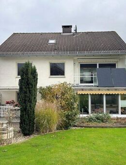 Viel Platz für die Familie oder auch Generationen! Sehr gepflegtes Zweifamilienhaus mit Doppelgarage in Warstein-Belecke! - Warstein