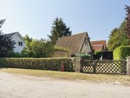 Sonniges Baugrundstück mit Ferienhaus, voll erschlossen - Stahnsdorf