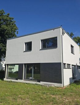Wunderschöne Bauhaus-Villa mit Vollkeller in Falkensee (Ausbauhaus) - Falkensee