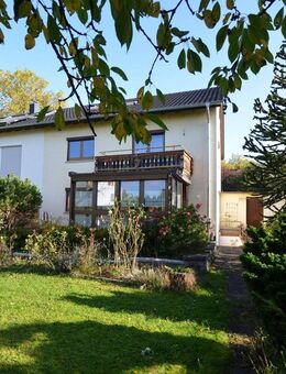 Großzügige Doppelhaushälfte mit schönem Garten, zentral gelegen - Böblingen