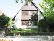 Großzügiges Einfamilienhaus/ Architektenhaus mit großem Garten + Garage - Bremen