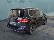 VW Touran, 2.0 TDI Highline, Jahr 2020 - München