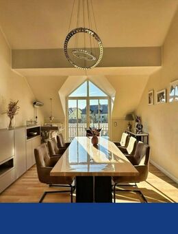 Lichtdurchflutete, moderne Dachgeschosswohnung mit Galerie und Balkon in bevorzugter Lage! - Wackersdorf