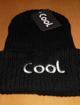 NEU: Damen Strickmütze schwarz v. Cool - Plattling