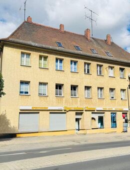 Großes Mehrfamilienhaus mit 3 Gewerbeeinheiten - Coswig