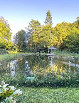 Exklusiv. Privat. Naturverbunden Ihre Villa mit Waldflair & Wasserlauf - Feucht