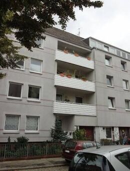 Großzügige 3 Zimmer Dachgeschosswohnung im bevorzugtem Bremen Fesenfeld - Bremen