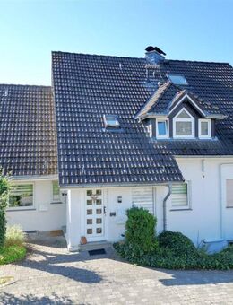 / Teilvermietetes Dreifamilienhaus in beliebter Wohnlage! - Schmallenberg