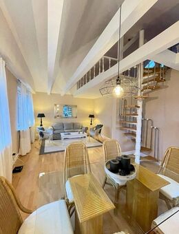 Großzügige, möblierte 2 Zimmer Wohnung mit zusätzlicher Galeriefläche in Niendorf - Hamburg