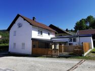 Deggendorf/Mietraching: Einfamilienhaus an frequentierter Straße, Nähe Naturpark Bayerischer Wald - Deggendorf