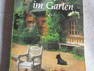 Buch Lektüre im Garten ,verschiedene Geschichten - Weichs