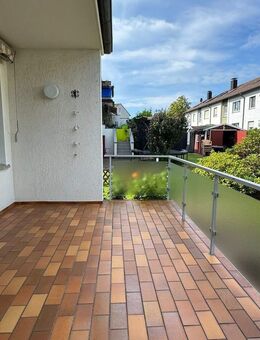 ZU VERKAUFEN: Zweifamilienhaus mit Garten und vielseitigen Nutzungsmöglichkeiten im Süden von Soest mit 2 Garagen, Terrasse und Balkon - Soest
