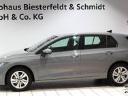 VW Golf, 1.0 VIII eTSI Life, Jahr 2023 - Wedel