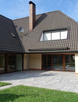 Ansprechendes Zweifamilienhaus in Wolkersdorf - Schwabach