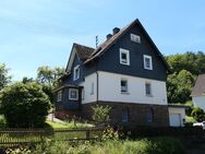 Familienfreundliches Zweigenerationenhaus mit Charme auf großzügigem Terrain - Hilchenbach