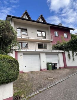 Erstbezug - Wohnen im Grünen: Sanierte Etagenwohnung mit XL-Terrasse in Oberderdingen-Flehingen - Oberderdingen