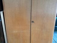 Holzschrank zu verkaufen - Roth Zentrum
