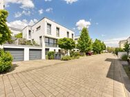 +++ Wohlfühlhaus - 1-Familien-DHH - neu- & hochwertig - Süd/West-Ausrichtung - integrierte Garage & Stellplatz davor +++ - Stuttgart
