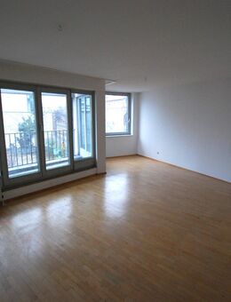 Gut vermietete und helle City-Wohnung mit Fahrstuhl und Tiefgarage - Berlin