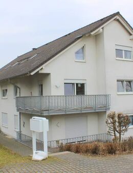 Helle 3 Zimmerwohnung mit Balkon und Garage - Westerburg