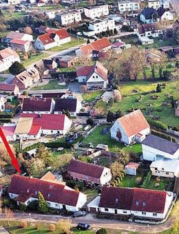 Doppelhaushälfte links Doppelhaushälfte mit Nebengebäuden in 17391 Krien, Rundstraße 41 in 17391 Krien, Rundstraße 41 - Krien