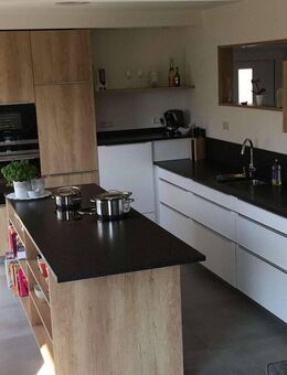 Top-Lage am Ortsrand mit Alb-Blick: Modernes Einfamilienhaus mit Sauna, großem Keller, Garage & 3 SP - Empfingen