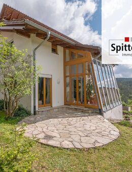 Traumhaftes Einfamilienhaus mit Einliegerwohnung und tollem Garten für die Kinder zu verkaufen! - Schramberg