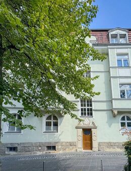 Elegante 4-Zimmer-Wohnung mit großem Balkon in denkmalgeschütztem Coburger Stadthaus (bezugsfrei) - Coburg
