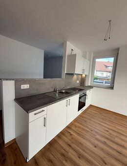 3 Zimmer Wohnung in Kemnath inkl. Balkon, Einbauküche - Kemnath