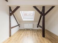 Frisch renovierte 2-Zimmer-Dachgeschoss-Wohnung in klassischem Altbau - Leipzig