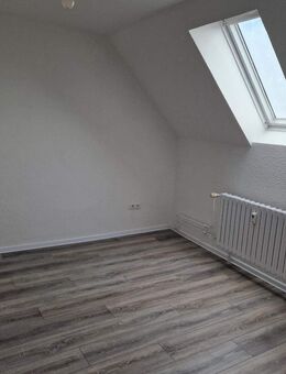 Gemütlich 2-Zimmer-Dachgeschosswohnung - Duisburg