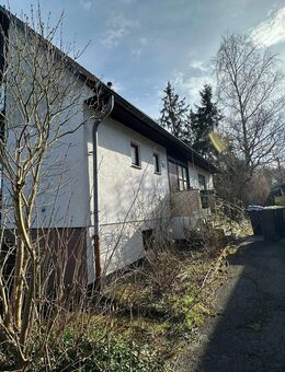 Sanierungsbedürftiges, freistehendes Einfamilienhaus auf großem Grundstück - Castrop-Rauxel