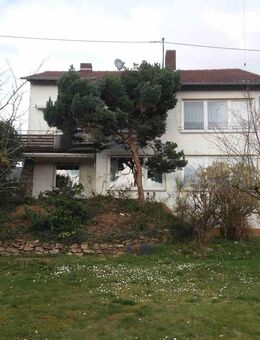 Zwei sonnige 4-Zimmerwohnungen in 2-Familienhaus mit großem Gartengrundstück, jeweils - Wiesbaden