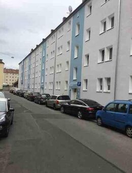 Renovierte, gemütliche 2,5-Zi.-Wohnung mit Balkon - Nürnberg