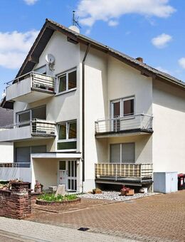 Sonnige 4 Zimmer-Wohnung mit drei Balkonen und viel Raum zur individuellen Gestaltung - Karlsruhe