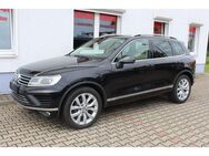 VW Touareg V6 TDI*4x4*Autom*Leder*Pano*Xenon*AHK - Brandenburg (Havel)