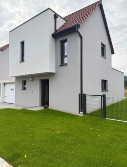 Günstige 4-Raum- Doppelhaushälfte mit luxuriöser Innenausstattung in Weissenburg - Schweigen-Rechtenbach
