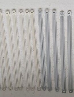 IKEA-Stolmen-Wand-Abstands-Halter silber o. weiß, je 4 Stck. (z. Zt. 80 Stck. vorhanden) - Simbach (Inn) Zentrum