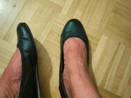 Getragene Ballerinas, Schuhe, Füße - Düren